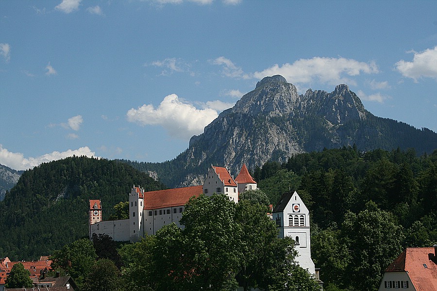 Hohes Schloss vor Säuling